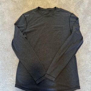 Men’s lululemon long sleeve shirt
